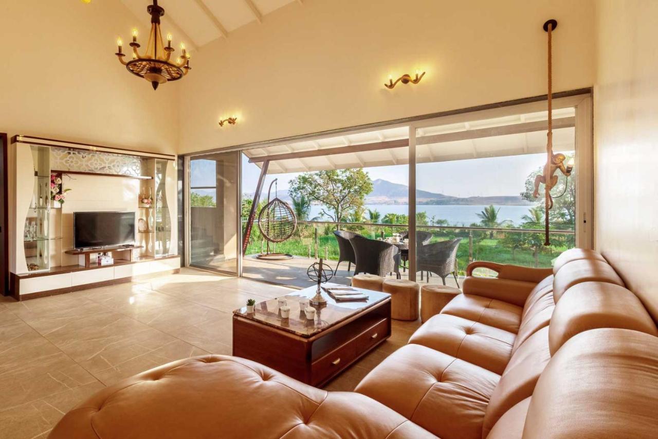 Luna Villa By Stayvista - Lakeside Charm With Terrace, Lush Lawn & Modern Decor Nashik Extérieur photo