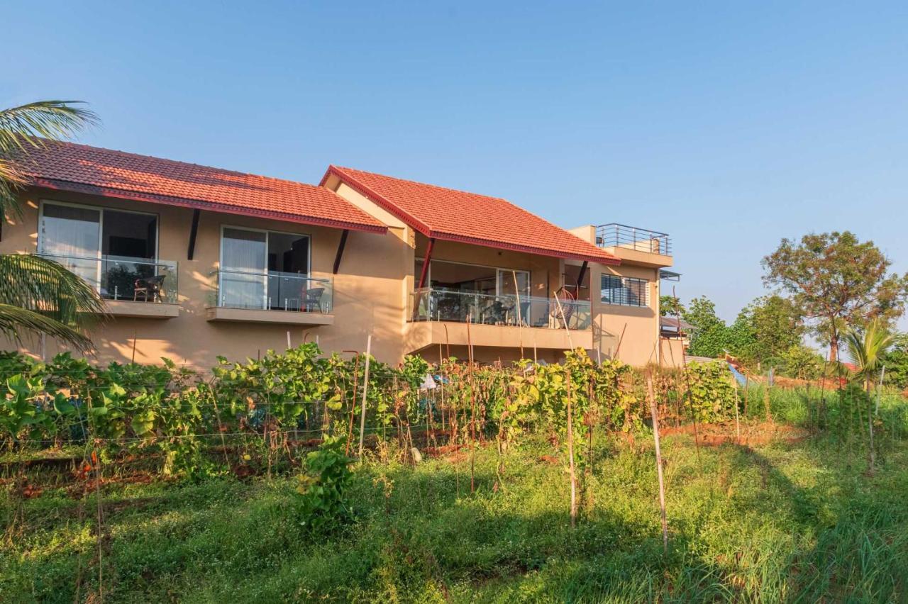 Luna Villa By Stayvista - Lakeside Charm With Terrace, Lush Lawn & Modern Decor Nashik Extérieur photo
