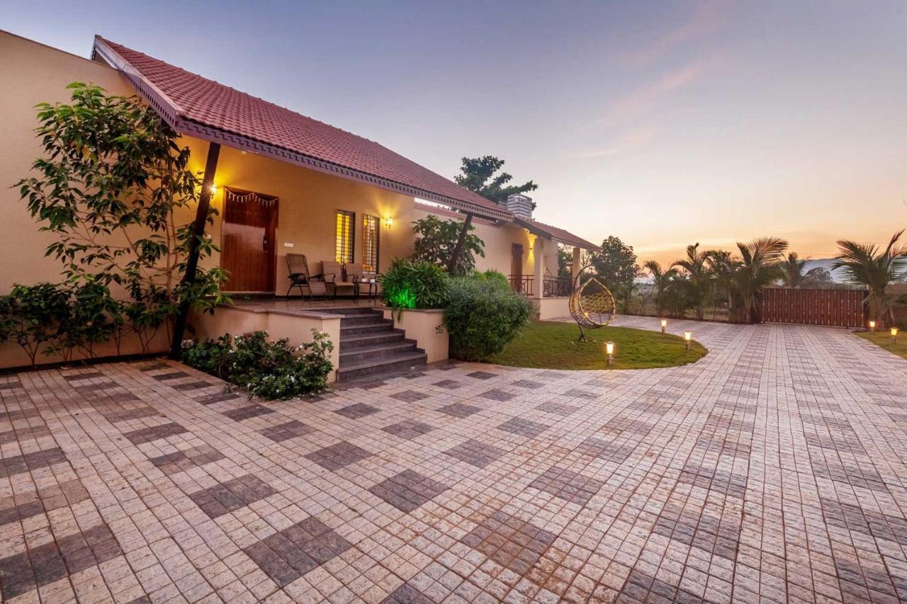 Luna Villa By Stayvista - Lakeside Charm With Terrace, Lush Lawn & Modern Decor Nashik Extérieur photo