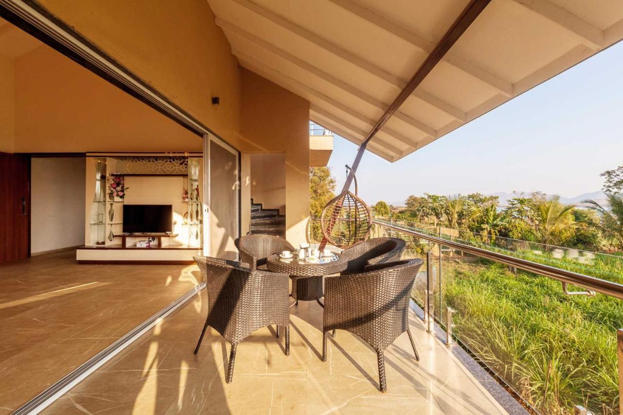 Luna Villa By Stayvista - Lakeside Charm With Terrace, Lush Lawn & Modern Decor Nashik Extérieur photo