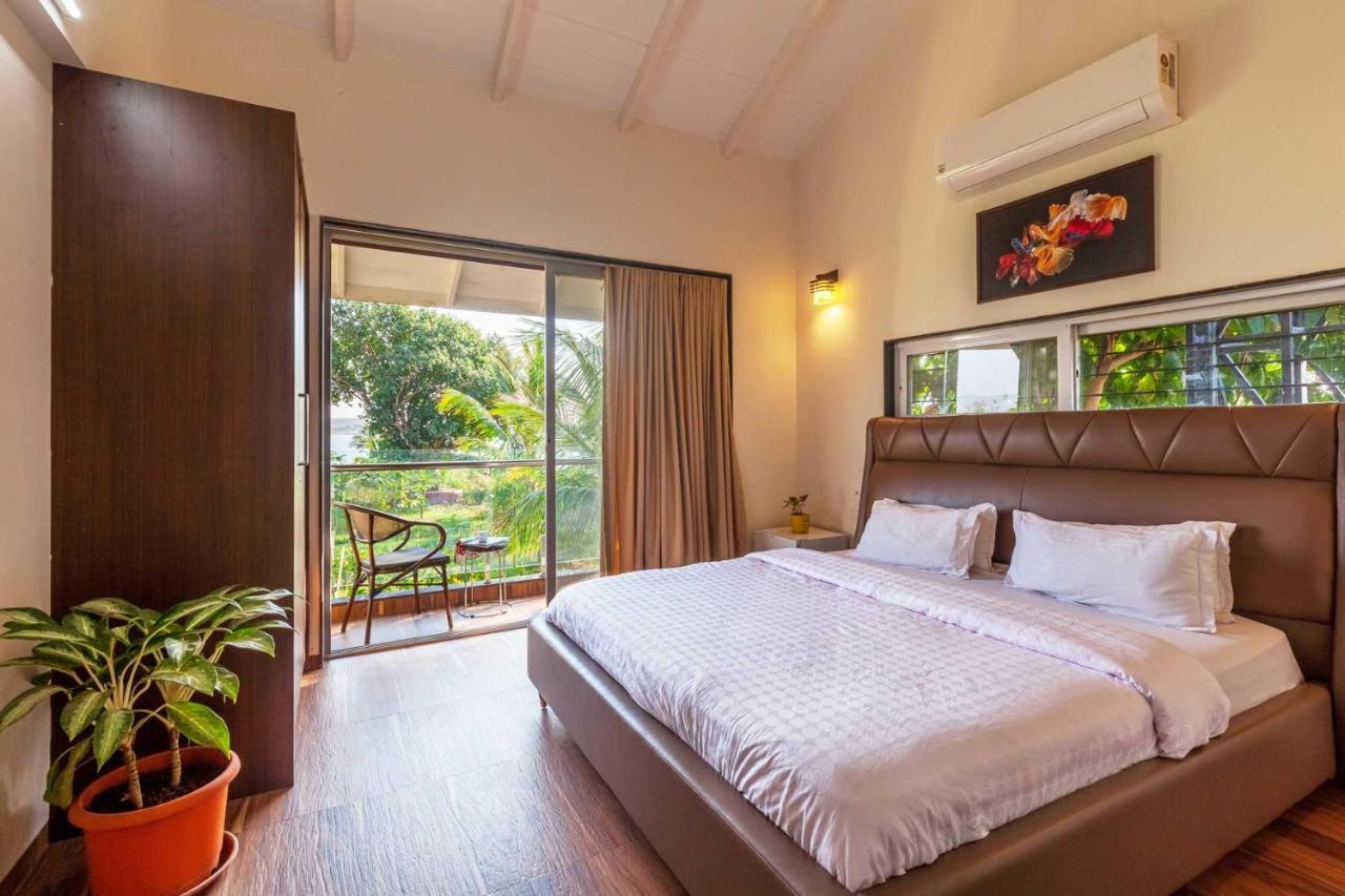 Luna Villa By Stayvista - Lakeside Charm With Terrace, Lush Lawn & Modern Decor Nashik Extérieur photo