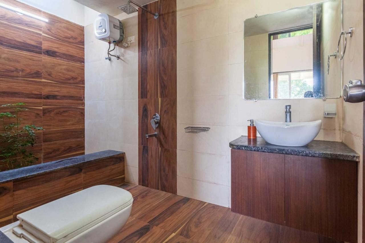 Luna Villa By Stayvista - Lakeside Charm With Terrace, Lush Lawn & Modern Decor Nashik Extérieur photo