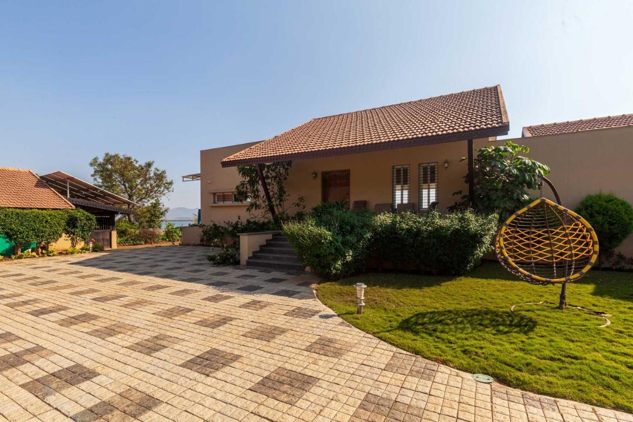 Luna Villa By Stayvista - Lakeside Charm With Terrace, Lush Lawn & Modern Decor Nashik Extérieur photo