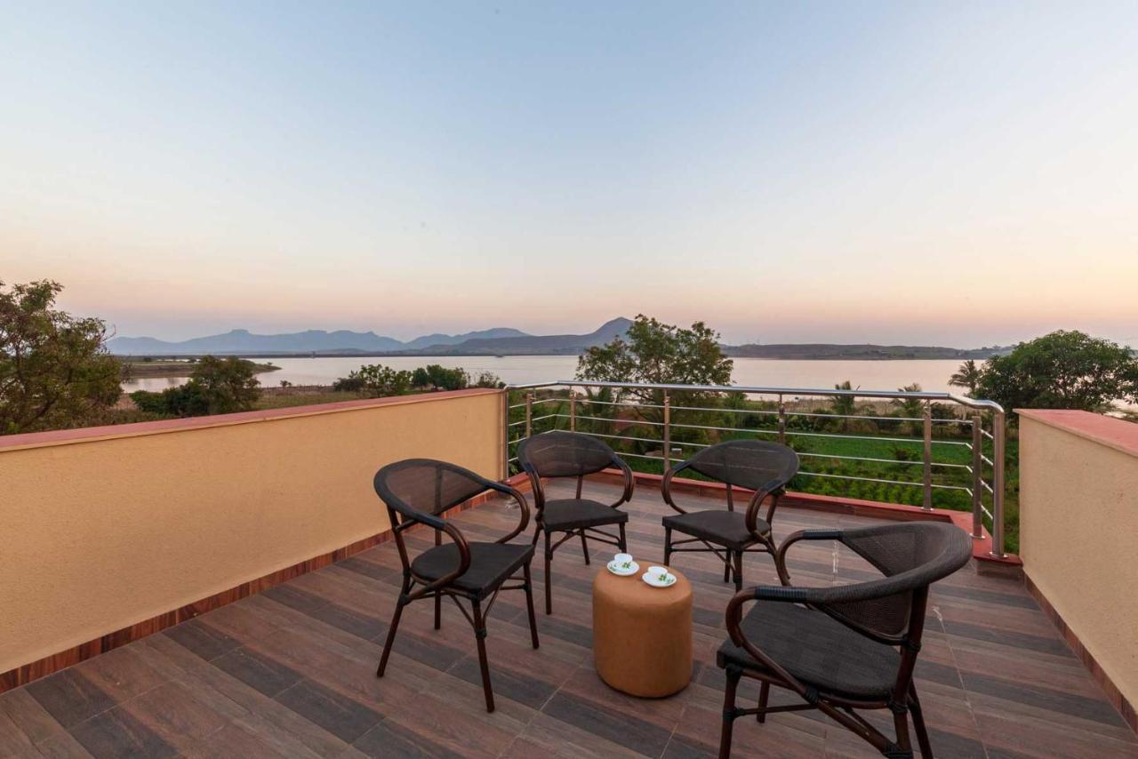 Luna Villa By Stayvista - Lakeside Charm With Terrace, Lush Lawn & Modern Decor Nashik Extérieur photo