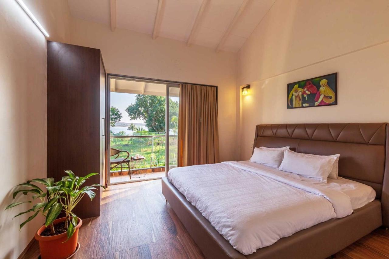 Luna Villa By Stayvista - Lakeside Charm With Terrace, Lush Lawn & Modern Decor Nashik Extérieur photo